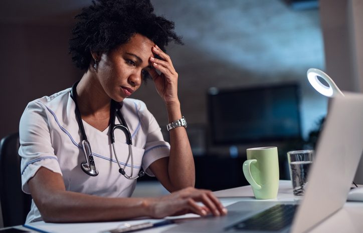 Como eliminar o alto número de faltas no consultório?