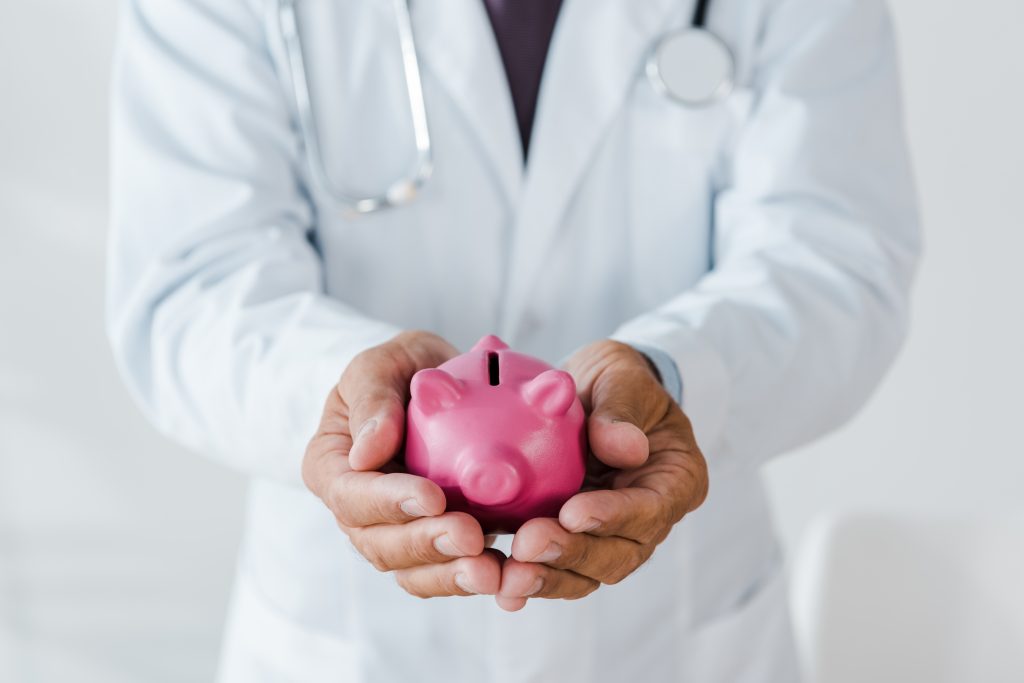 Problemas financeiros da clínica? Saiba o que fazer